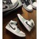 Nike Air Jordan 1 Mid Light Smoke Grey Dam/Herr 554724-092 Skor